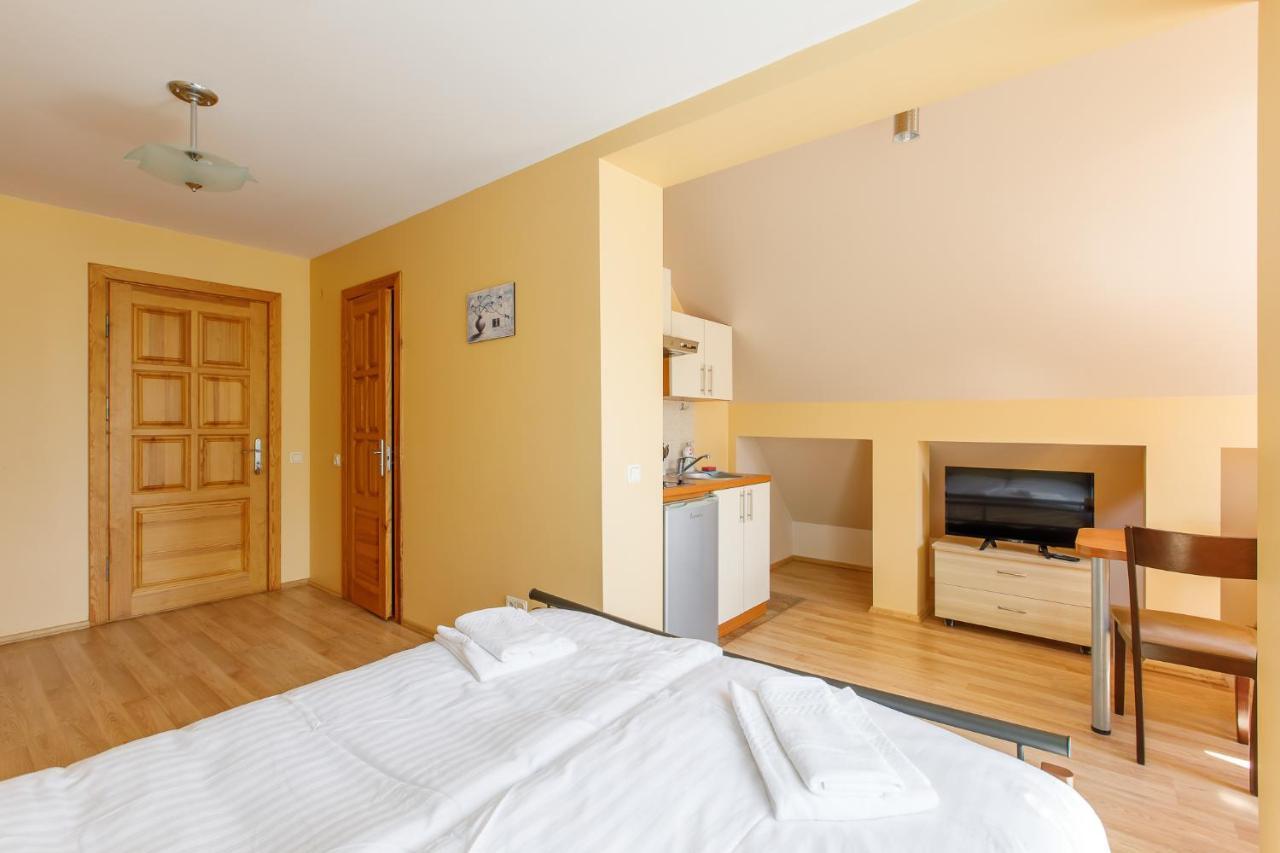 Viesbutis Prie Fontano Hotel Паланга Екстериор снимка